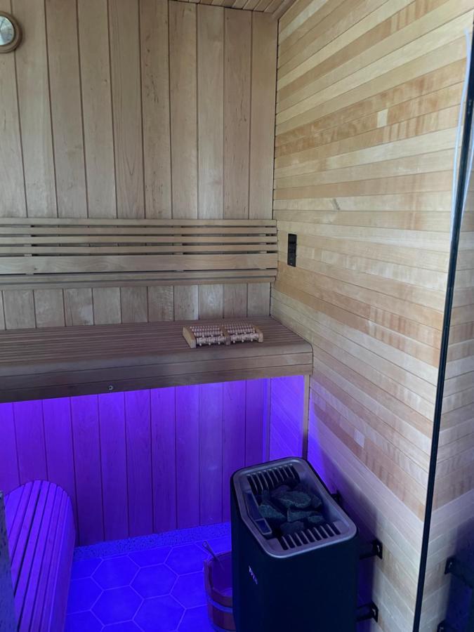 Above And Beyond - Luxe Suite Met Sauna En Stoomdouche Зандам Екстер'єр фото